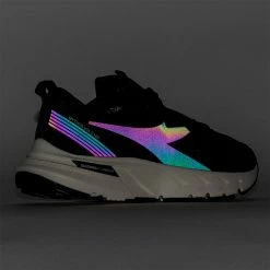 Diadora Mythos Blushield Volo Men's Hip Black/Almond Milk Running Shoes