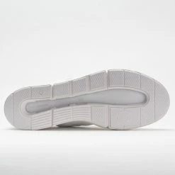 On Running On The Roger Clubhouse Men's All White