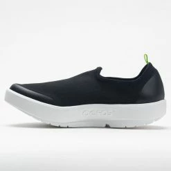 OOFOS OOmg EeZee Women's White/Black Walking Shoes