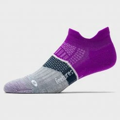 Feetures Elite Light Cushion No Show Tab Socks