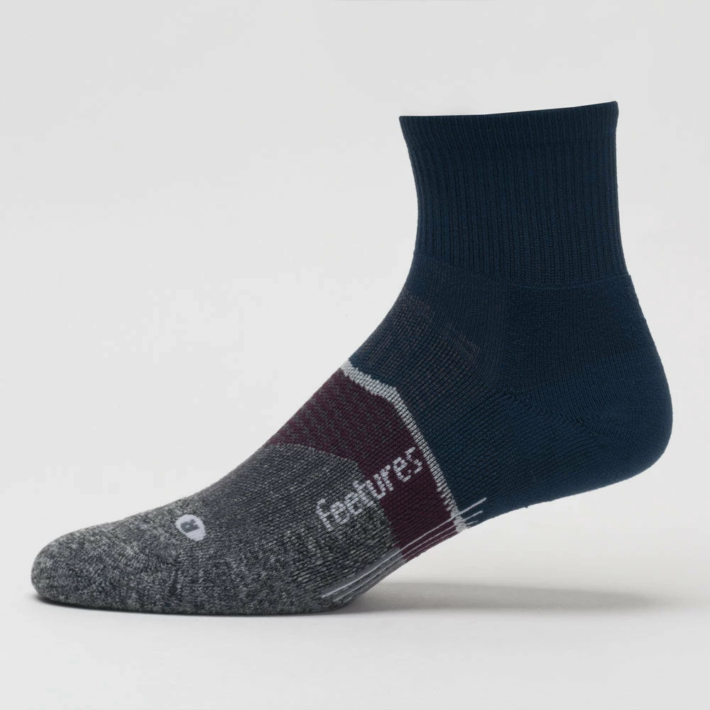Feetures Elite Light Cushion Quarter Socks 10 Feetures Elite Light Cushion Quarter Socks